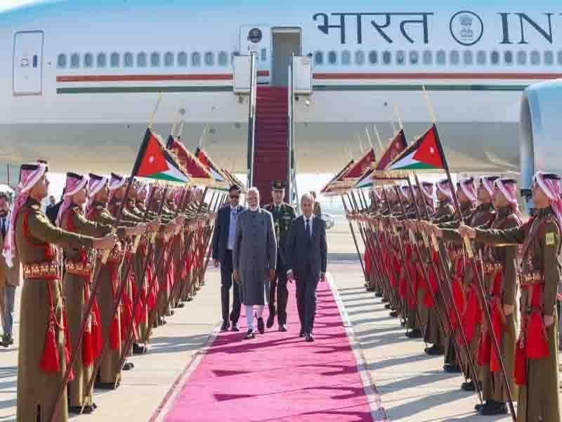 Prime Minister arrives in Amman, Jordan to a special welcome