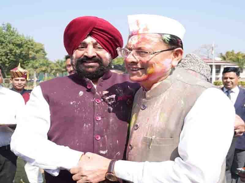 मुख्यमंत्री पुष्कर सिंह धामी ने राज्यपाल Lt Gen Gurmit Singh  (सेवानिवृत्त) से भेंट कर होली की दी शुभकामनाएँ