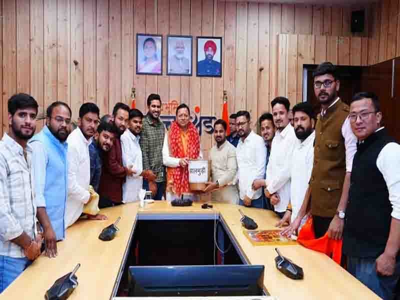 मुख्यमंत्री पुष्कर सिंह धामी से आज शासकीय आवास पर BJYM Uttarakhand के पदाधिकारियों ने की भेंट