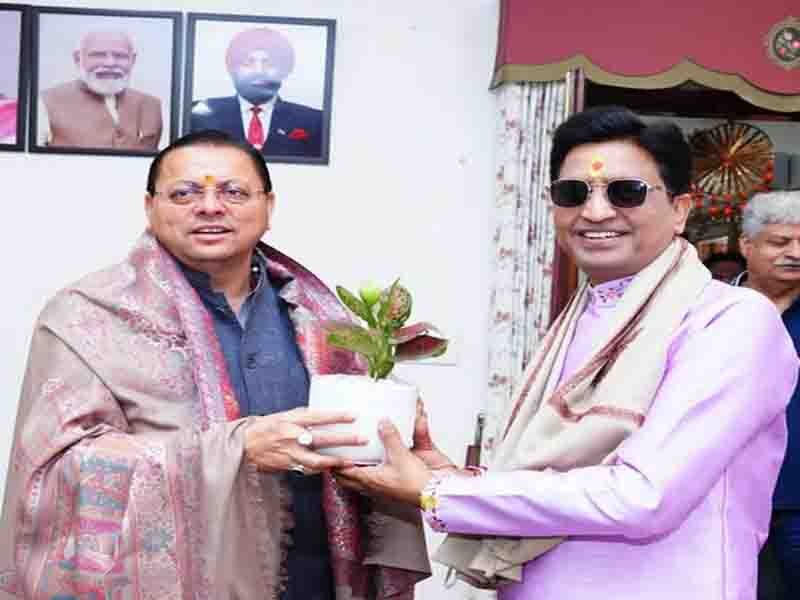 मुख्यमंत्री पुष्कर सिंह धामी से आज प्रसिद्ध कवि एवं कथावाचक Dr. Kumar Vishwas ने की भेंट