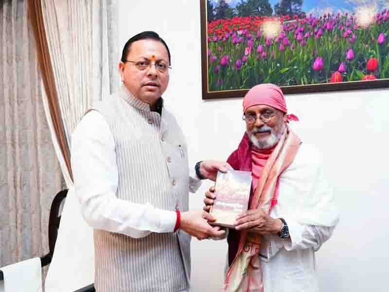 मुख्यमंत्री पुष्कर सिंह धामी से आज शासकीय आवास पर प्रसिद्ध पर्यावरणविद्, पद्मभूषण डॉ. अनिल प्रकाश जोशी ने की भेंट